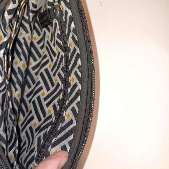 Vera Bradley Crossbody Purse and Wristlet  EUC - Picture 6 of 15
